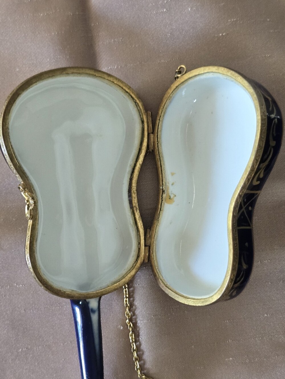 Antique 1880 PARIS Pair Of Porcelain Jewelry Boxes, Guitar/Mandolin - Picture 8 of 16